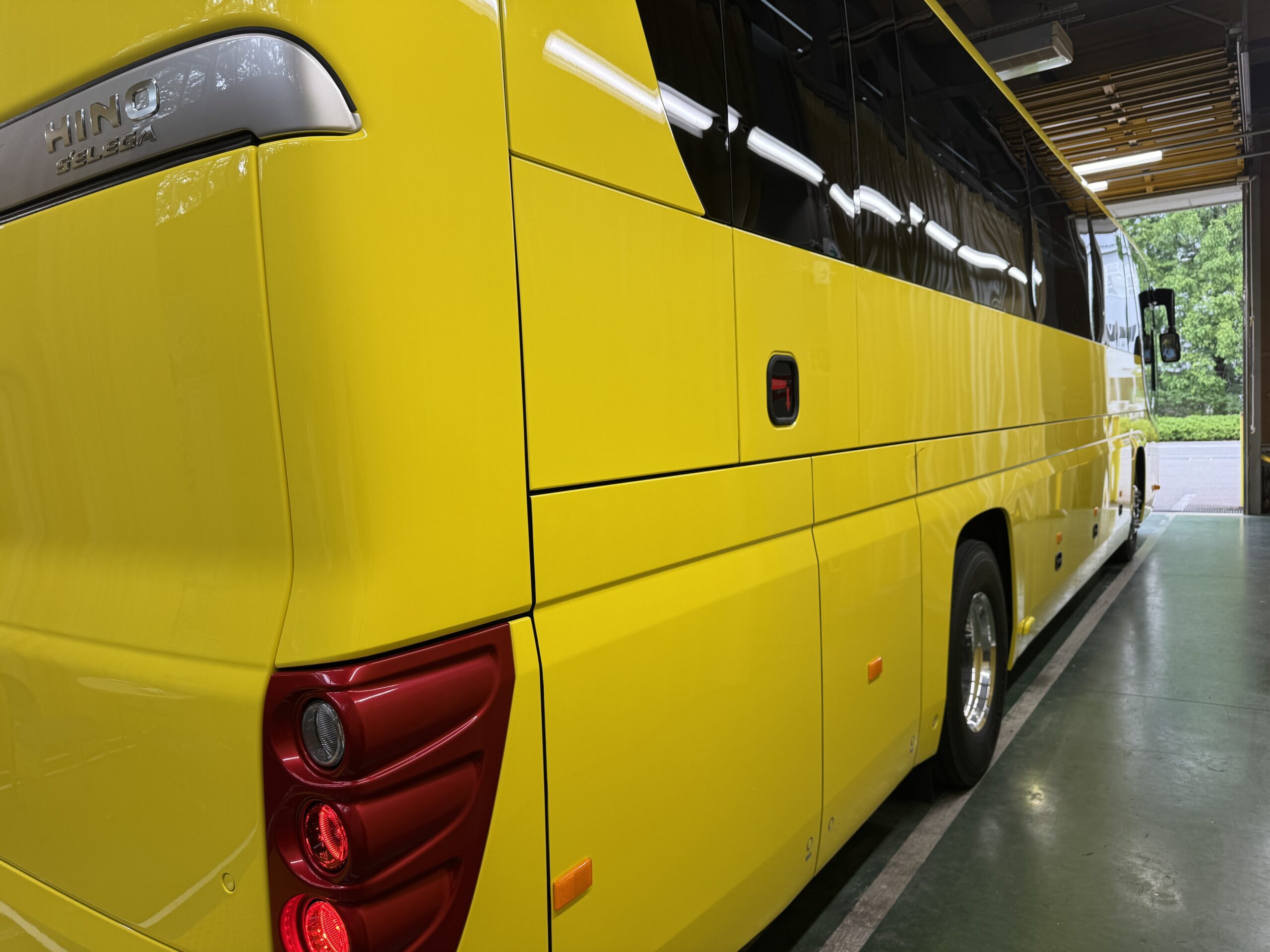 【新車3台納車】高速路線バス2台＆大人気の中型貸切バスが新たに仲間入り！